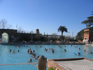 Tutti in piscina!